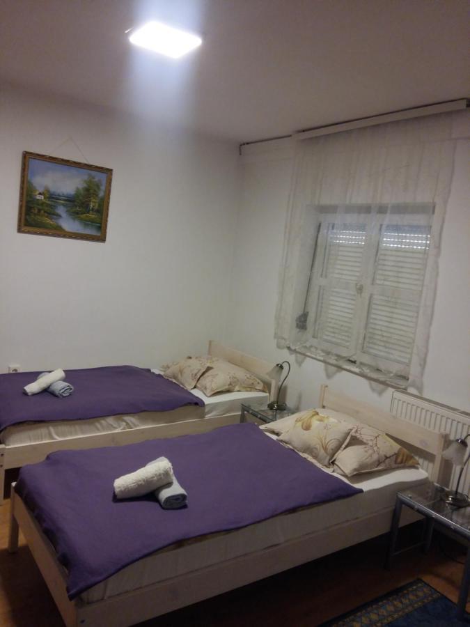 Retro Panzio Bed & Breakfast Печ Екстериор снимка