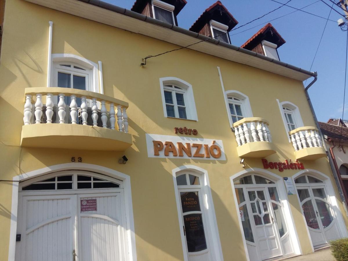 Retro Panzio Bed & Breakfast Печ Екстериор снимка
