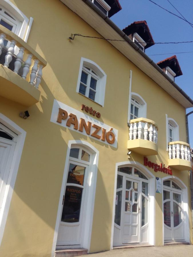 Retro Panzio Bed & Breakfast Печ Екстериор снимка