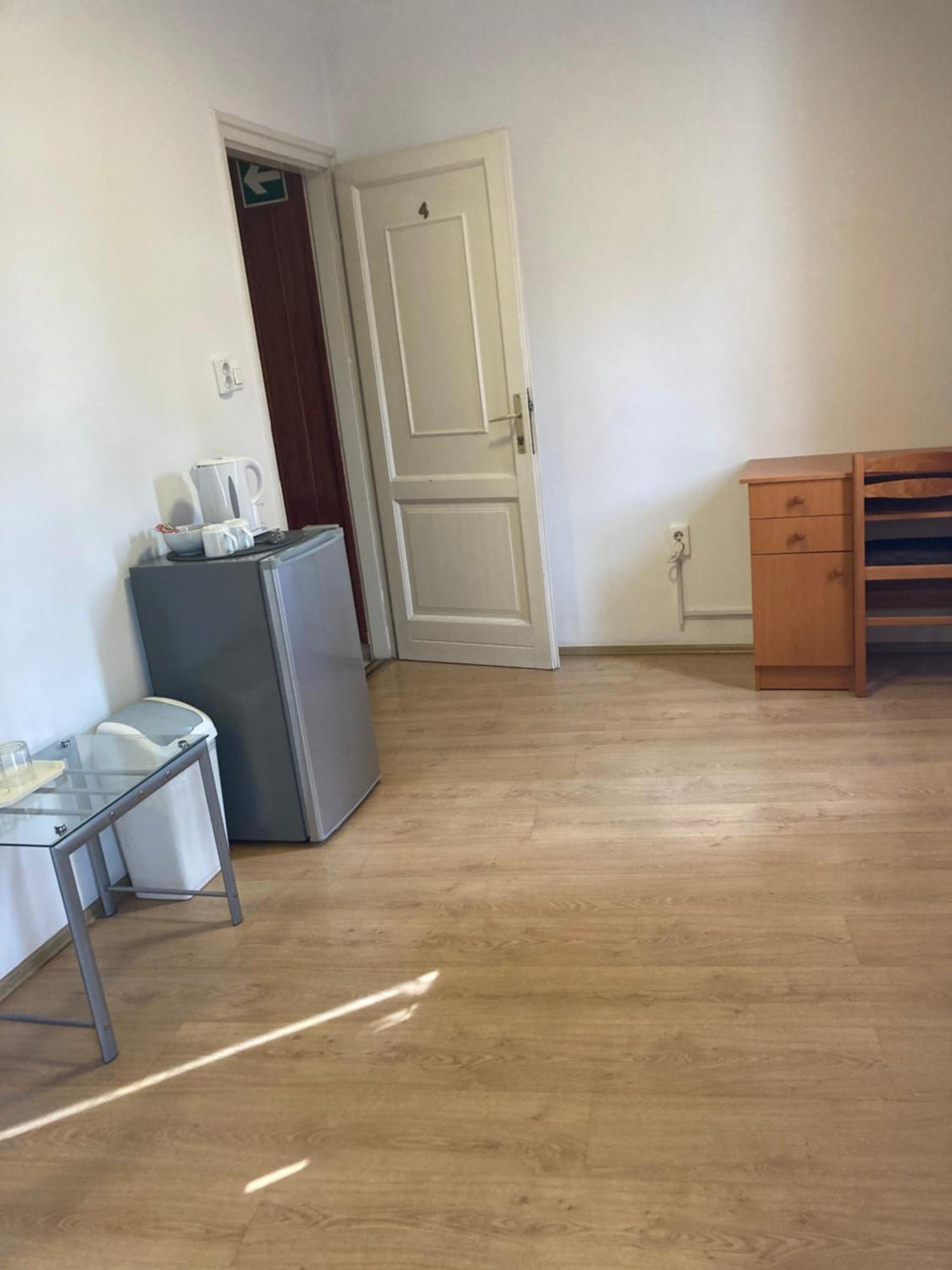 Retro Panzio Bed & Breakfast Печ Екстериор снимка