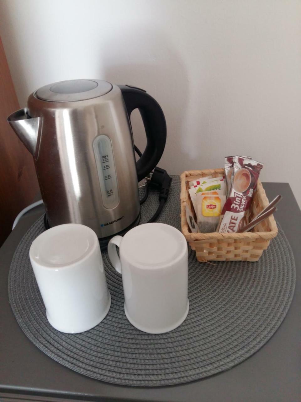 Retro Panzio Bed & Breakfast Печ Екстериор снимка